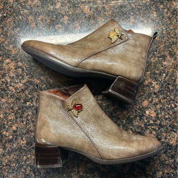 Hispanitas Guinivere Brown Leather Chelsea Ankle Boots Almond Toe - Picture 6 of 10